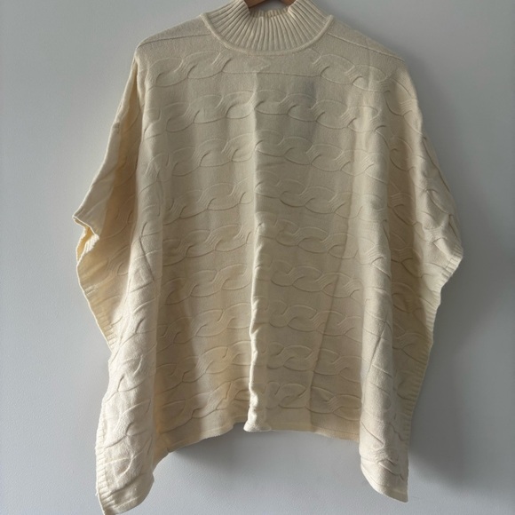 NWT Cyrus Cream Cable Knit Rayon Blend Super Soft Poncho Sweater Cape XS - Picture 3 of 7